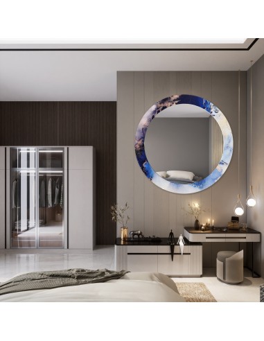 Okrągłe lustro na niebieskim marmurze...