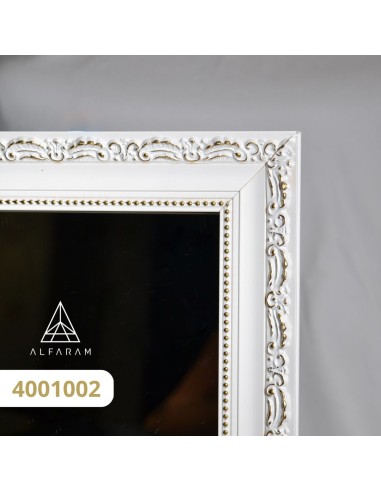 Lustro stojące w ozdobnej drewnianej...