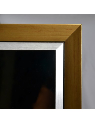 Lustro w eleganckiej złoto srebrnej...