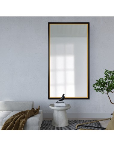 Lustro w delikatnej ozdobnej...