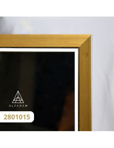 Lustro w delikatnej ozdobnej...