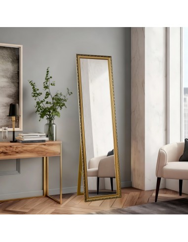 Lustro stojące w ozdobnej drewnianej...