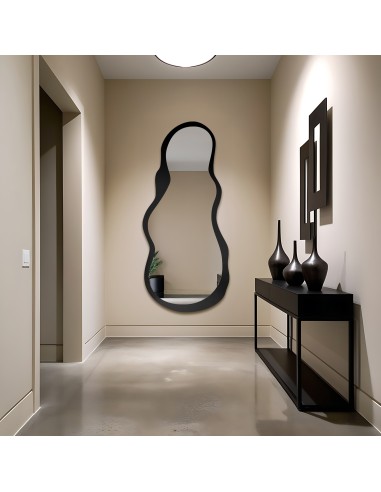 Lustro o nieregularnym kształcie w... Lustro o nieregularnym kształcie w...