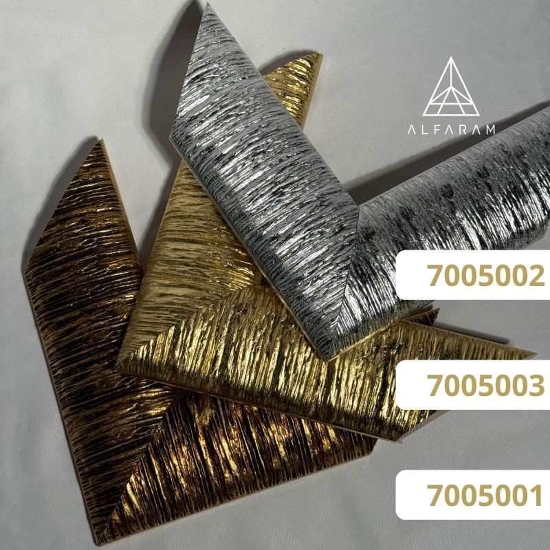 Nowoczesne lustro w bogatej drewnianej ramie - 7005 - kolor ramy do wyboru